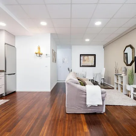 Confortable Y Luminoso Exterior En Daire